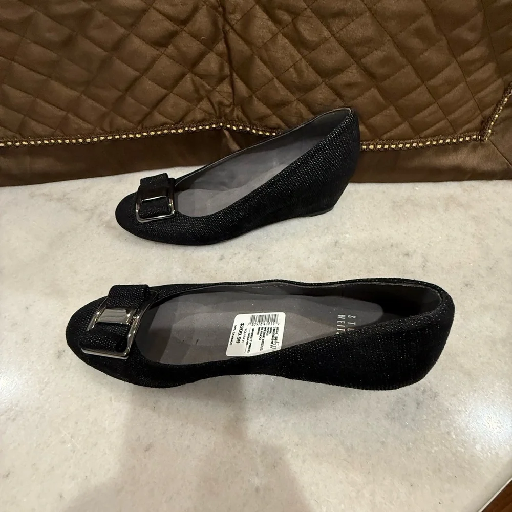 Stuart Weitzman Proper Goosebump Bow Women's Black Wedge Pumps Size 9